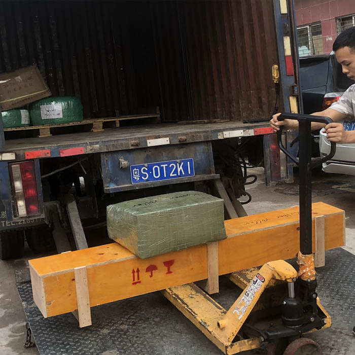 Hot stamping silicone rubber roller to Bangladesh-1