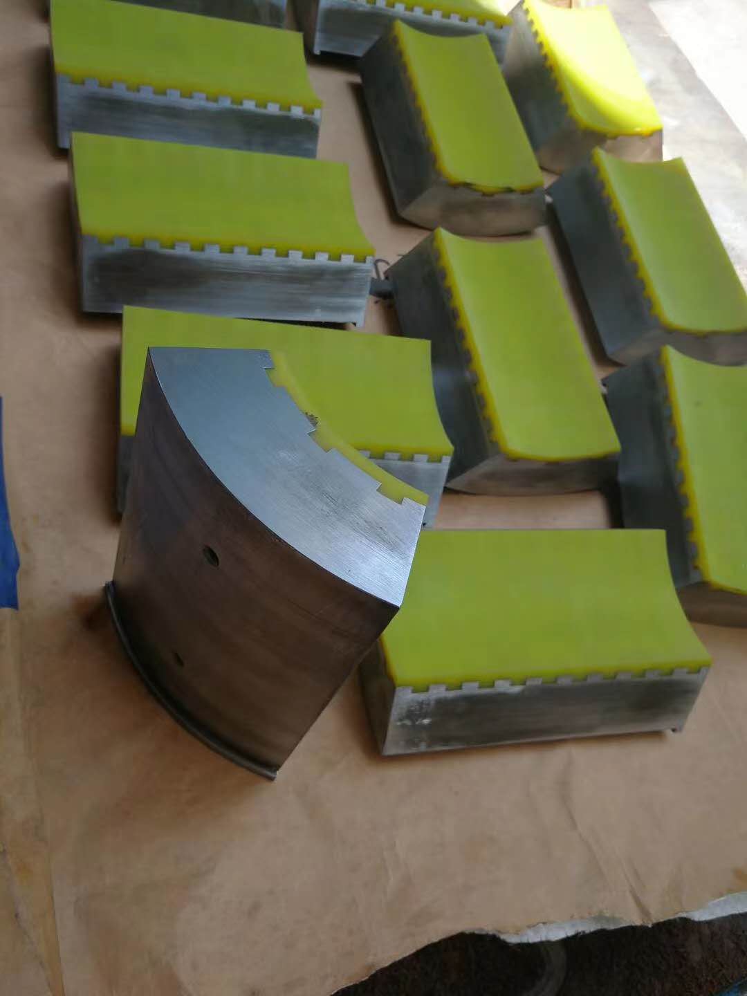 Rubber plate die mold