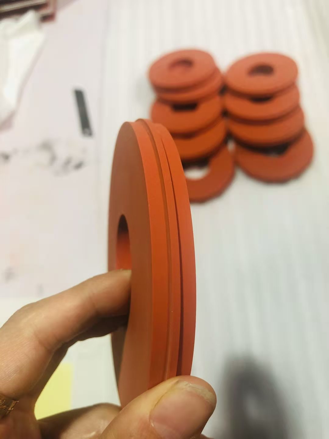 Silicone Rubber wheel is ideal for transferring decorative cylindrical and large flat or curved surfaces. Its exclusive formula of silicone has first-class softness and elasticity, can easily match the different surfaces of plastic parts, and has high heat resistance, easy to polish the shape, ensuring the smooth application of heating transfer and lamination foil coating.